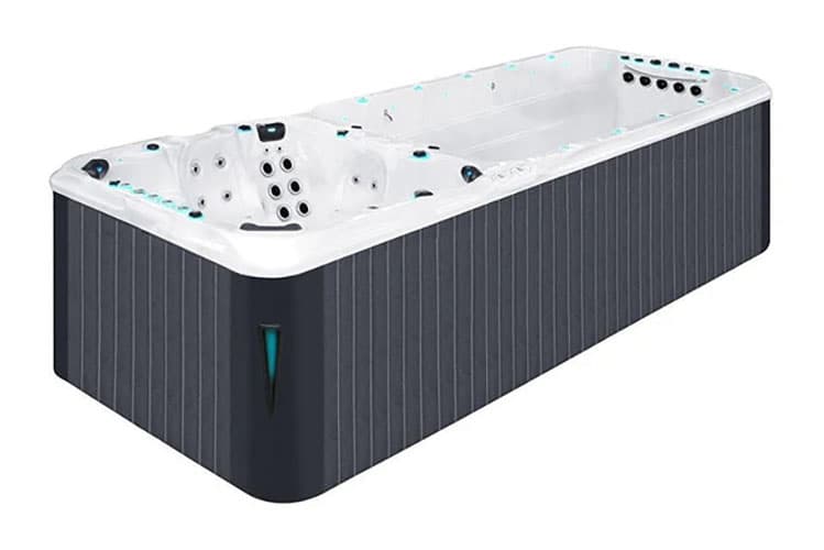 Vasca idromassaggio moderna e spaziosa, con diverse postazioni per il massimo del relax e del benessere.